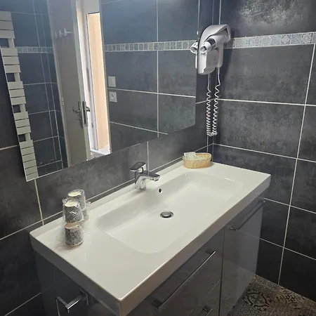 Hotel L'Ideal Le Mountbatten 3*