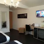 L'ideal Le Mountbatten 3* Αρρομάνς