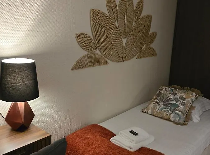 L'ideal Le Mountbatten מלון ארומנש-לה-באינס